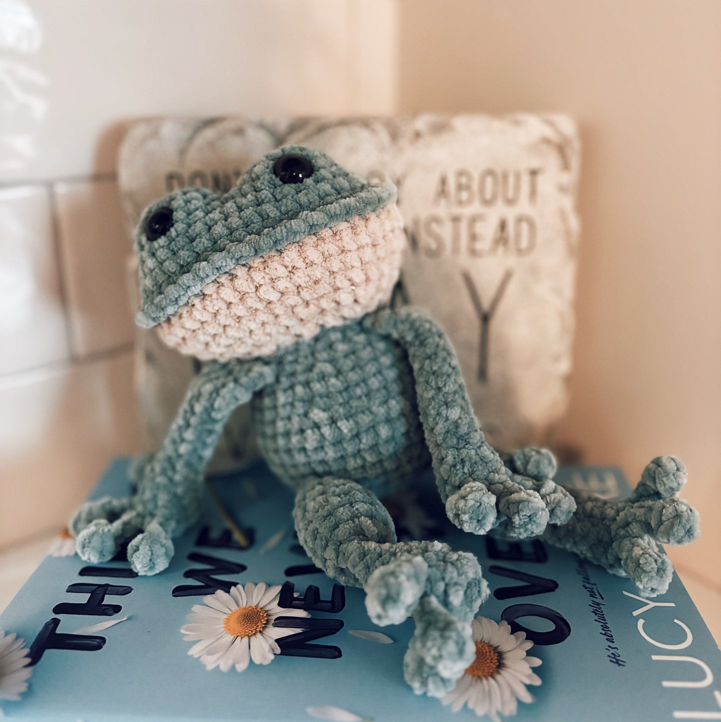 Frog reading buddy